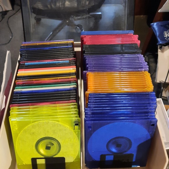 Vintage Floppy Disk Holder + 82 Untested Disks 3.5" 1.44MB - Picture 3 of 7